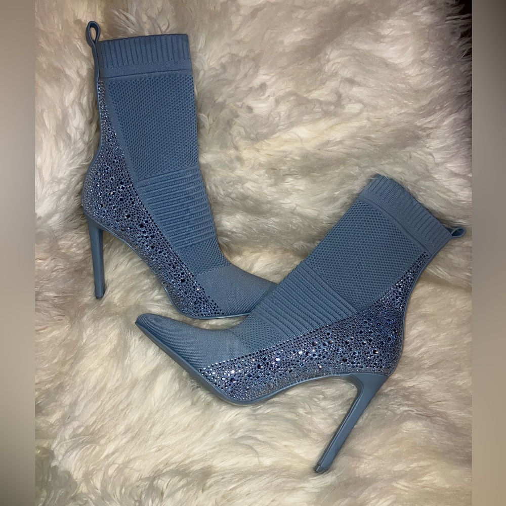 Steve Madden Maxwelle Ankle Boot Baby Blue NWOT